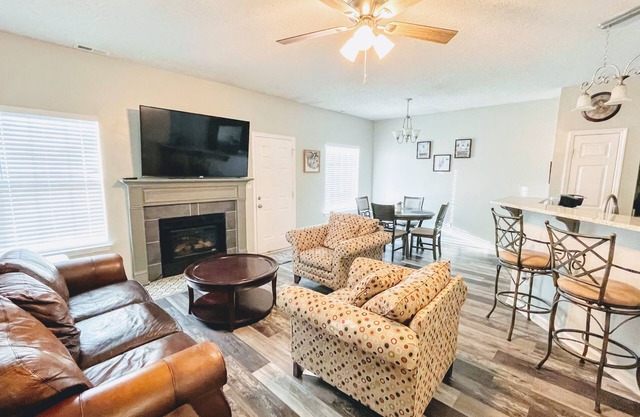 Cozy Creekwood Cottage