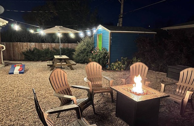 Cozy Denver Oasis Games & Firepit Blazing Wifi
