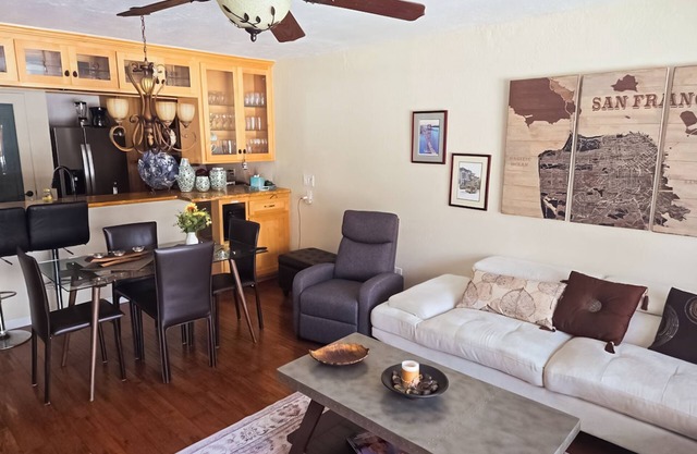 Cozy dog-friendly and Lakeside Retreat with Private Boat Dock & Mountain Views