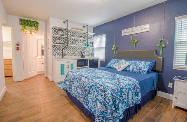 Cozy Studio Downtown – Fast Wi-Fi & Pet-Friendly!