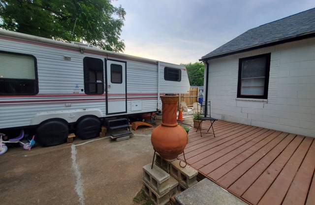 Cozy downtown retreat, minutes to all of Raleigh!