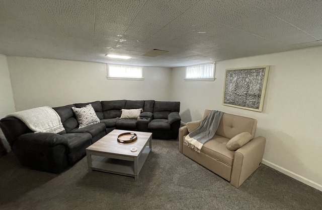 Cozy Downtown Zen Destination