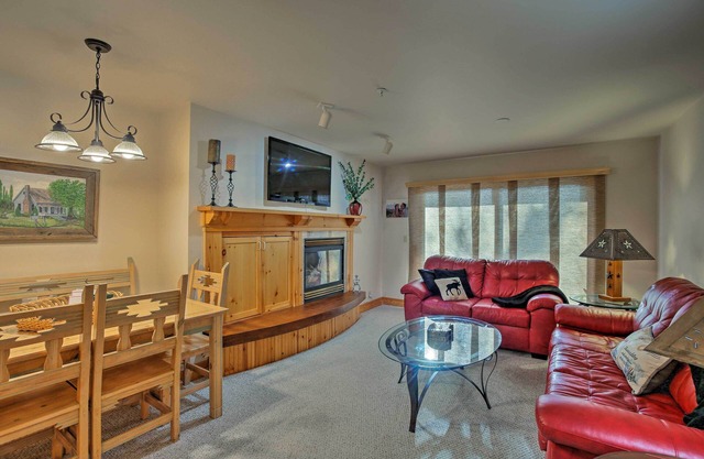 Cozy Driggs Condo w / Hot Tub & Ski Shuttle Service!