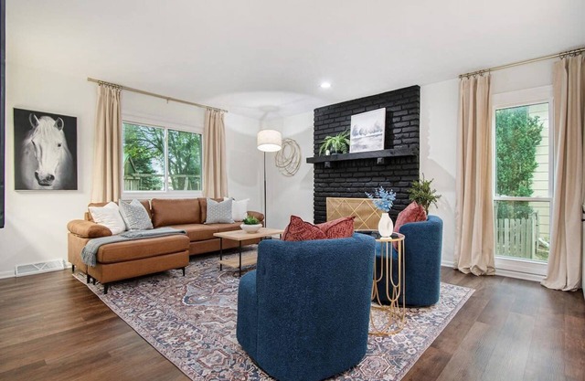 Cozy & Elegant Gem, Fenced Yard, BBQ & Games!