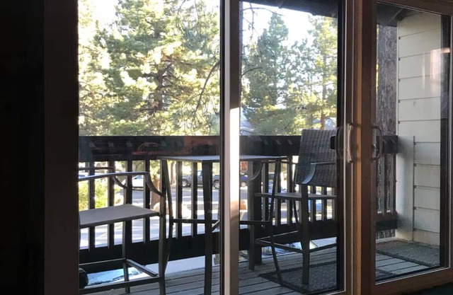 Cozy End Loft in the Heart of Mammoth