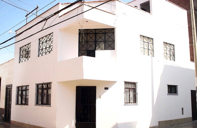 Cozy Entire House in Chorrillos with Garage. Pet Friendly!