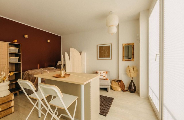 Cozy Escape | Retro Charm | Bright Design