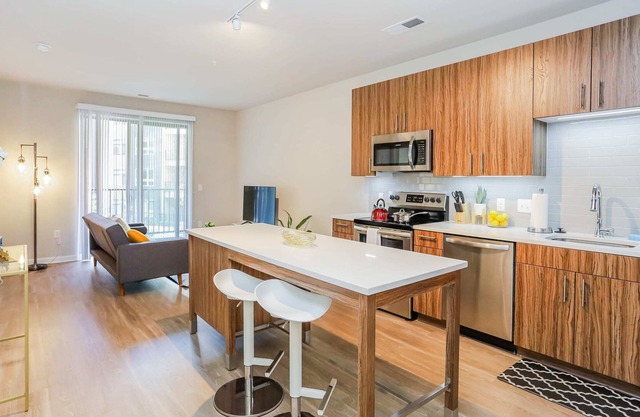 Cozy Experience in Fairfax + Pool