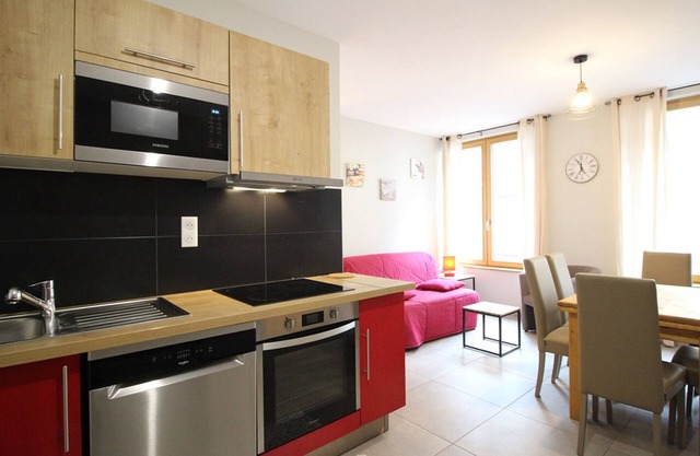 F2 bis au Mont-Dore, 200m du centre et Thermes, parking privé, animaux acceptés, 6 couchages
