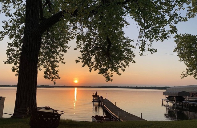Cabane de ferme confortable, à quelques pas du lac avec une vue imprenable!