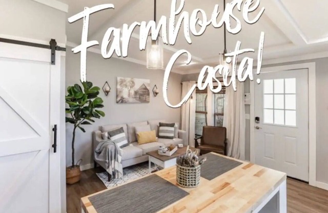 Cozy Farmhouse Retreat W/ Firepit