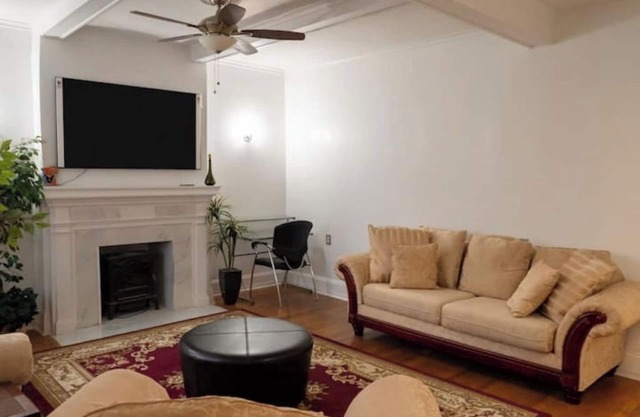Cozy Fireplace Apartment