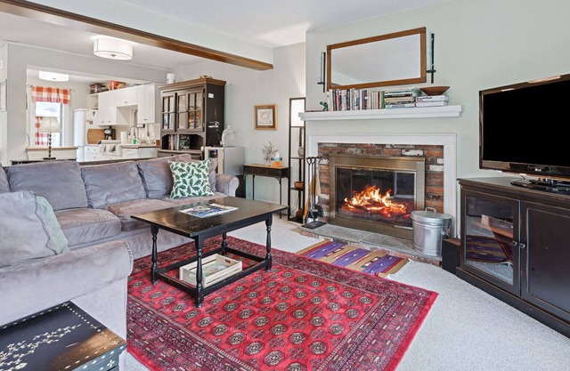 Cozy Fireplace, Large Deck with Views | Saltbox 9A