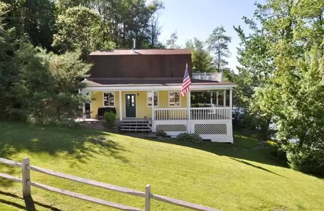 Cozy four season private lakefront cottage. Located on Laurel Lake, Brackney, PA