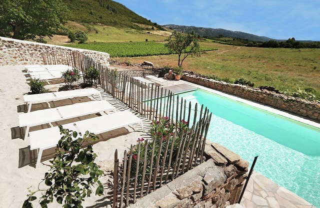 Appartement isolé dans Villesèque avec piscine