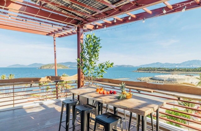 Cozy Front Beach House wid Private Beach