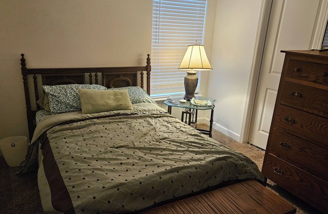 Cozy 1-bedroom house in lovely Orange City with WiFi, AC
