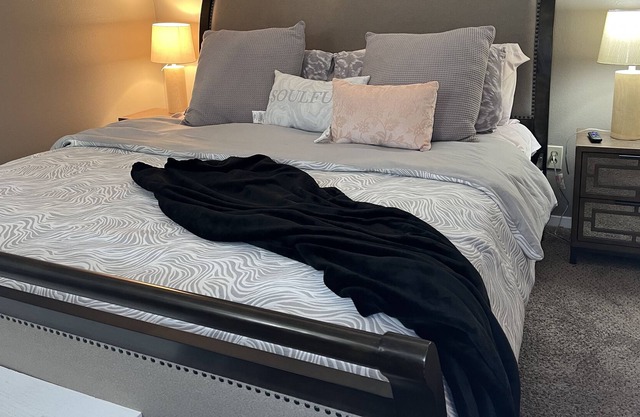 Cozy Gated 1-Bedroom Apartment