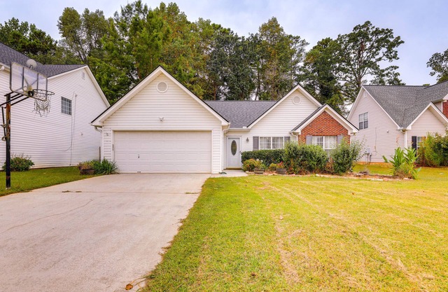 Cozy Georgia Retreat w/Air Hockey Table & Sunroom