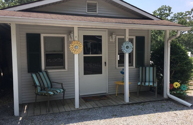 Cozy Getaway Cottage à distance de marche du lac Ky