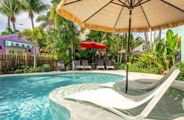 Cozy Guest House Suite w/ Heated Pool & BBQ
