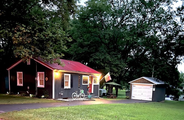 Cozy Haven Little Hidden Gem Sleeps 4