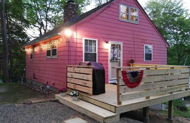 Cozy Hillside Lakehouse, vue sur le lac, plage privée et quai