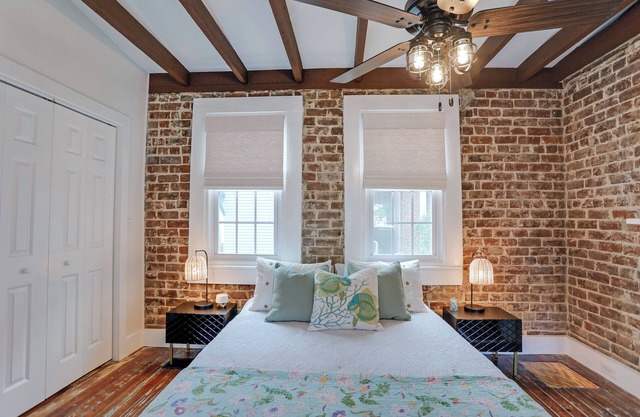 Cozy & Historic 1790 Guest House Steps to River St, Food, and Entertainment!