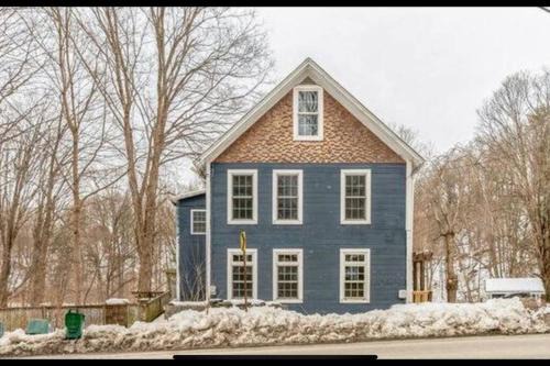 Cozy Historic home in Brattleboro