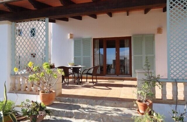 Maison de vacances confortable avec une belle vue sur la mer depuis le toit!