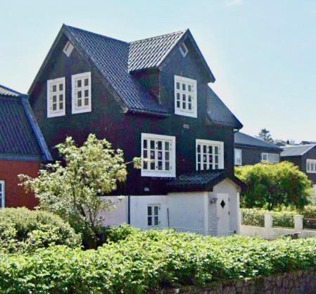 Cozy Holiday Home