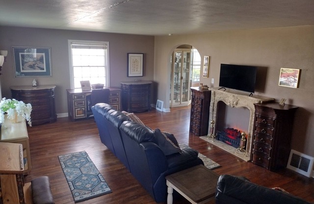 Cozy home 6 miles to Notre Dame University and 9 miles to the South Bend Airport