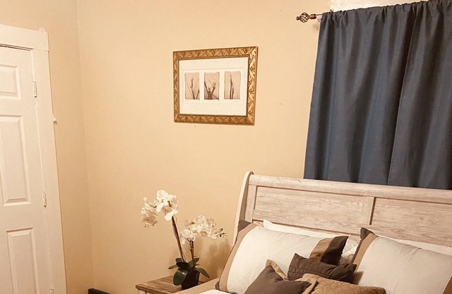 Cozy - Home Away from Home