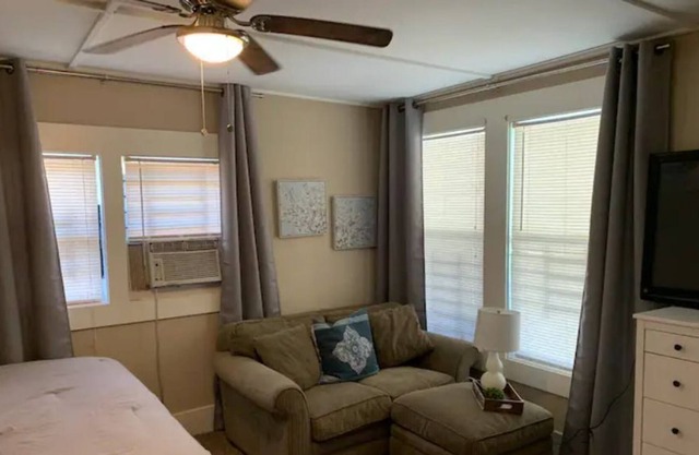 Cozy home close to airport, parks, and downtown