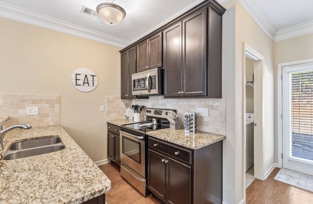 Cozy home close to RTJ and Auburn, right off 280!