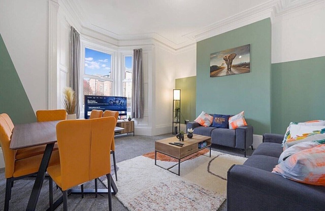 Cozy Home in Avenue Terrace, Sleeps 8