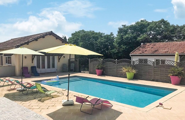Gorgeous home in Savignac-sur-Leyze