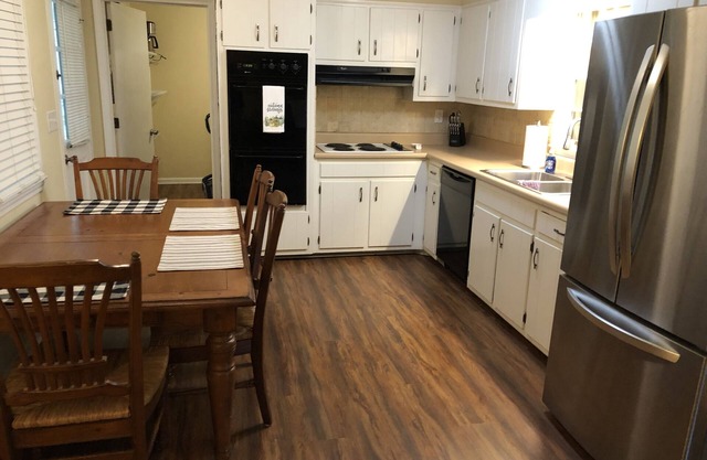 5-Star rated home in quiet Lilburn neighborhood