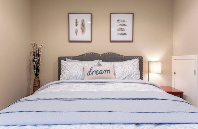 Cozy Home in GTown! Close to Churchill Downs! & KY EXPO CTR! Priv Parking!