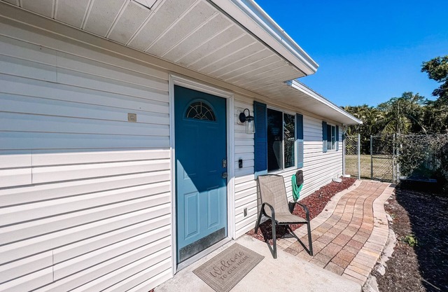 Cozy Home in Heart of Estero
