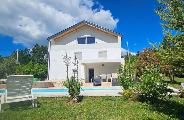 Superbe maison à Hrvace avec WiFi