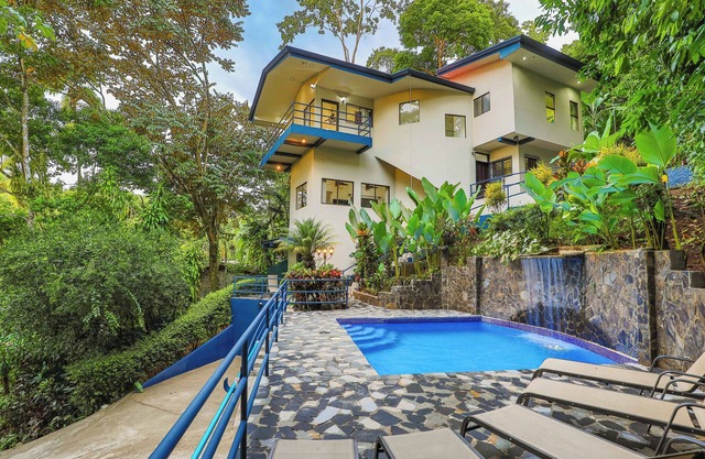 3 chambres / récemment rénové / à distance de marche des restaurants de Manuel Antonio