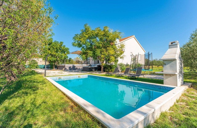 Superbe maison de 3 chambres à Prkos
