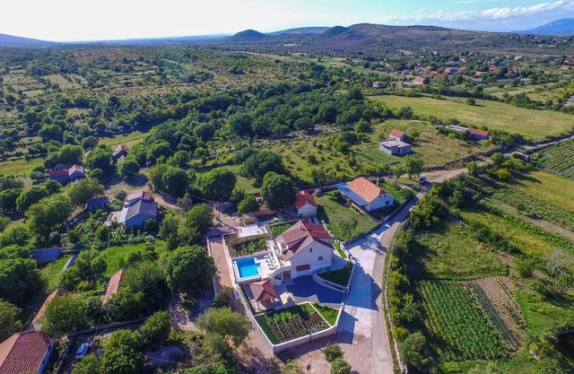 Maison confortable à Unesic avec sauna