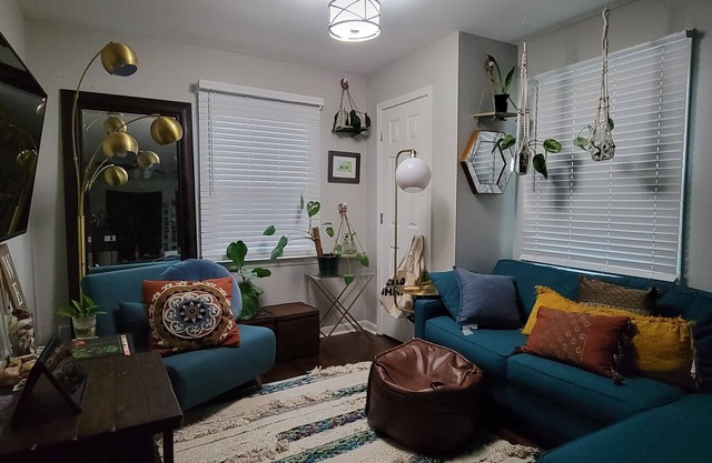 Cozy home minutes from downtown.
