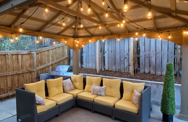 Cozy Home near Central Longmont with gym