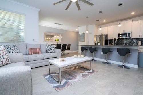Cozy Home Near Disney Free Resort Access 4463