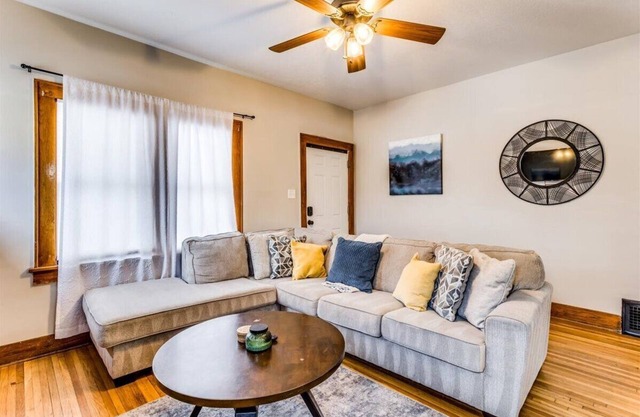 Cozy Home Near Wesley Hospital! Travel Nurse Oasis