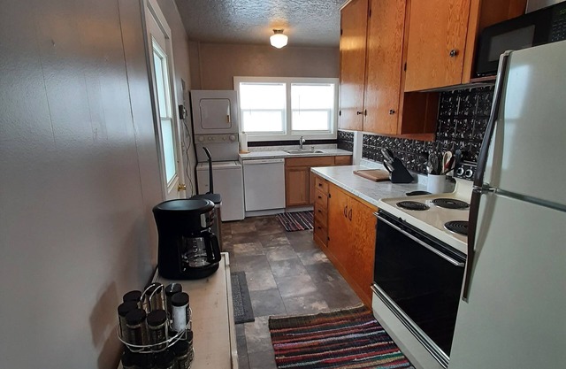 Cozy Home near Yellowstone River Fishing Access