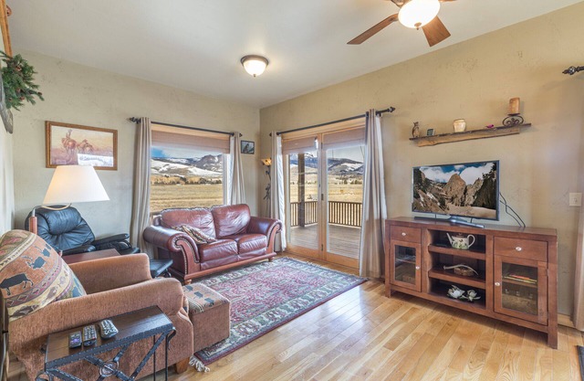 Cozy Home-Spectacular Mountain Views / ATVs Welcome